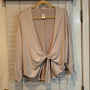 Chico’s Size 1 (Medium) Beige Tie-Front Sweater